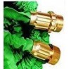 Tubo irrigazione estensibile da giardino elasticizzato dotato di raccordi in acciaio e pistola multi getto