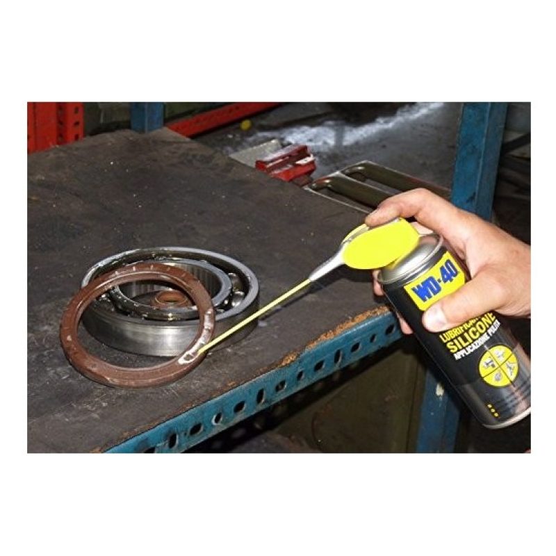 WD WD 40 Specialist lubrificante silicone spray due posizioni resis...