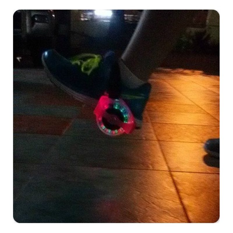Pattini rotelle luminosi LED regolabili estensibili rollerblade roller 2 ruote