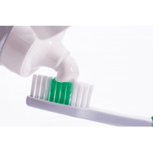 Set da 12 spazzolini da denti IDROFIL New setole medie colori assortiti igiene orale