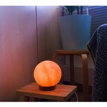 Lampada di sale rosa dell'Himalaya 3.25 Kg con base in legno forma di sfera
