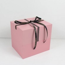 Regalo Romantico Scatola Box per san valentino I love U composizioni floreali
