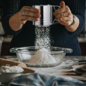Setaccio spargifarina da cucina in acciaio inox manuale per farina cacao zucchero